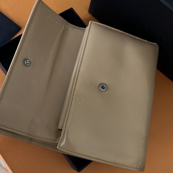 Authentic Prada wallet - Picture 7 of 12
